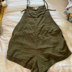 Billabong short overalls